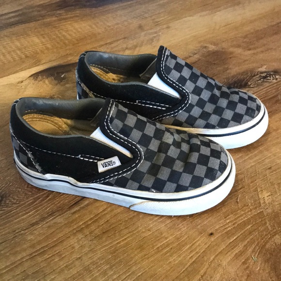 toddler boy checkered vans